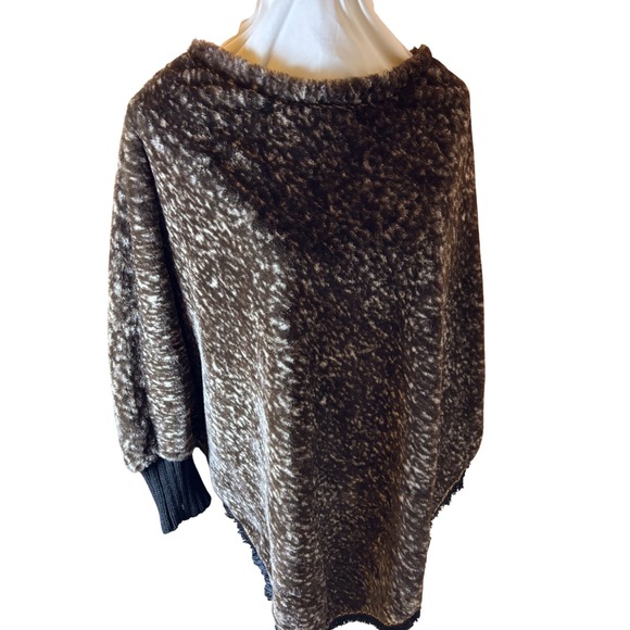 boho Faux Fur Poncho Brown and White Fringe Trim Boho Festival Layering One SIze - Picture 3 of 9